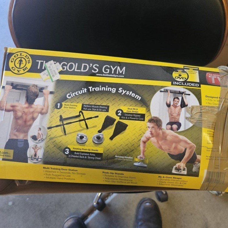 Gold's Gym Circuit Training System - Multi-Training Door Station, Push-Up Stands, Ab/Core Straps
