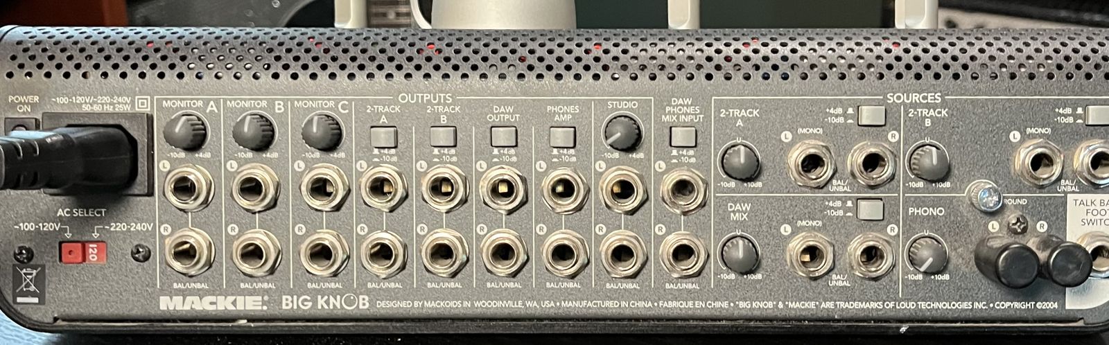 Main image 6