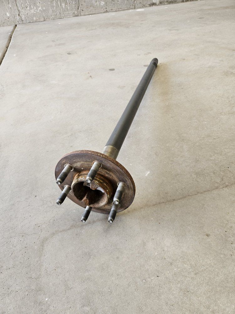 2014 Ford F150 Raptor drivers side axle