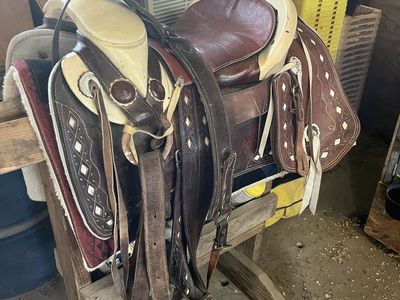 Used Leather Western Horse Mexican Saddle with Intricate Tooling