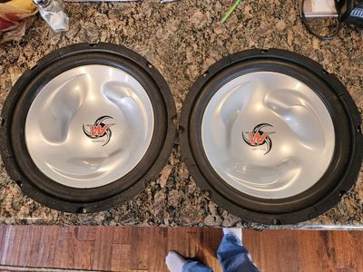 2 KENWOOD KFC-W3005 4 OHM 700W 12 INCH woofers
