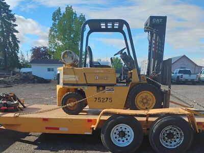 Big tires forklift for rent with extension
