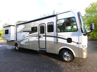 2009 allegro 32FT 45K miles 2 slide outs very clean no issues ready to camp or travel sleep up to 6 comfortably