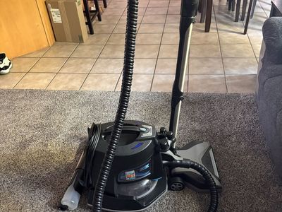 Rainbow SRX Water Filtration Vacuum Cleaner - looks and works like new