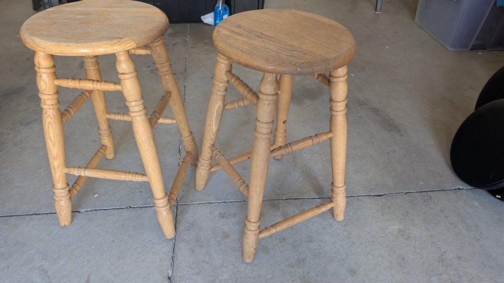2 bar stools - brown