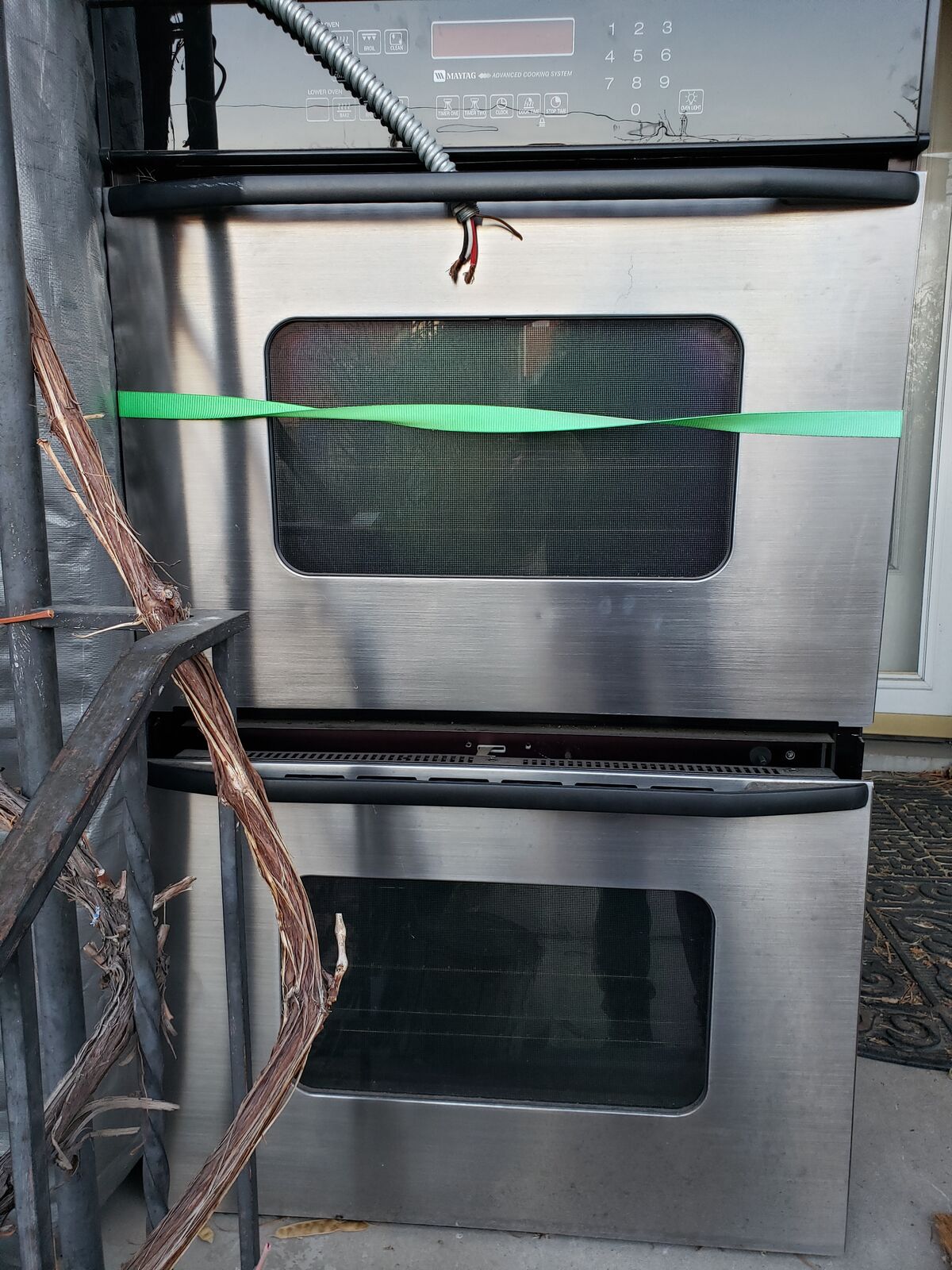 Maytag Double electric oven - in great shape