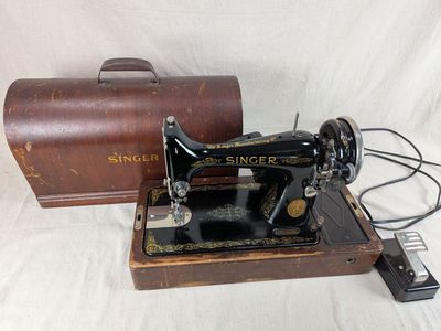 Vintage Singer Model 15-91 Sewing Machine 1950s w/ Bentwood Case Serial AE503328