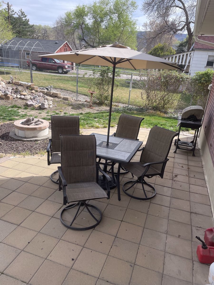 Outdoor patio set