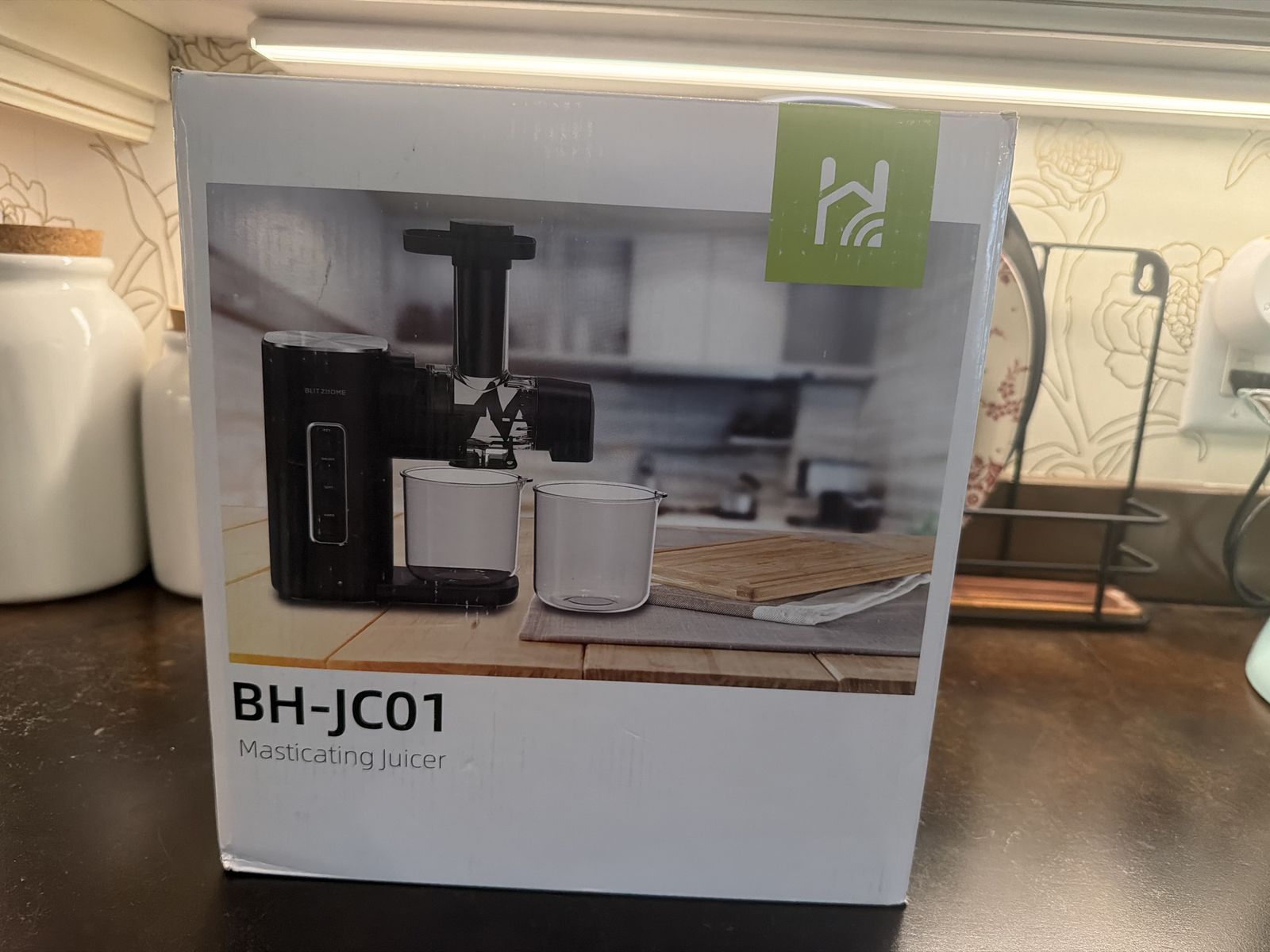 Blitzhome Masticating Juicer - Slow Juicer for Fruits & Vegetables, Brand New