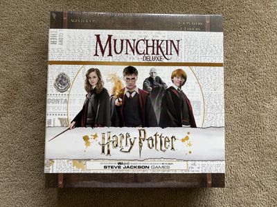 NEW Munchkin Deluxe: Harry Potter Game