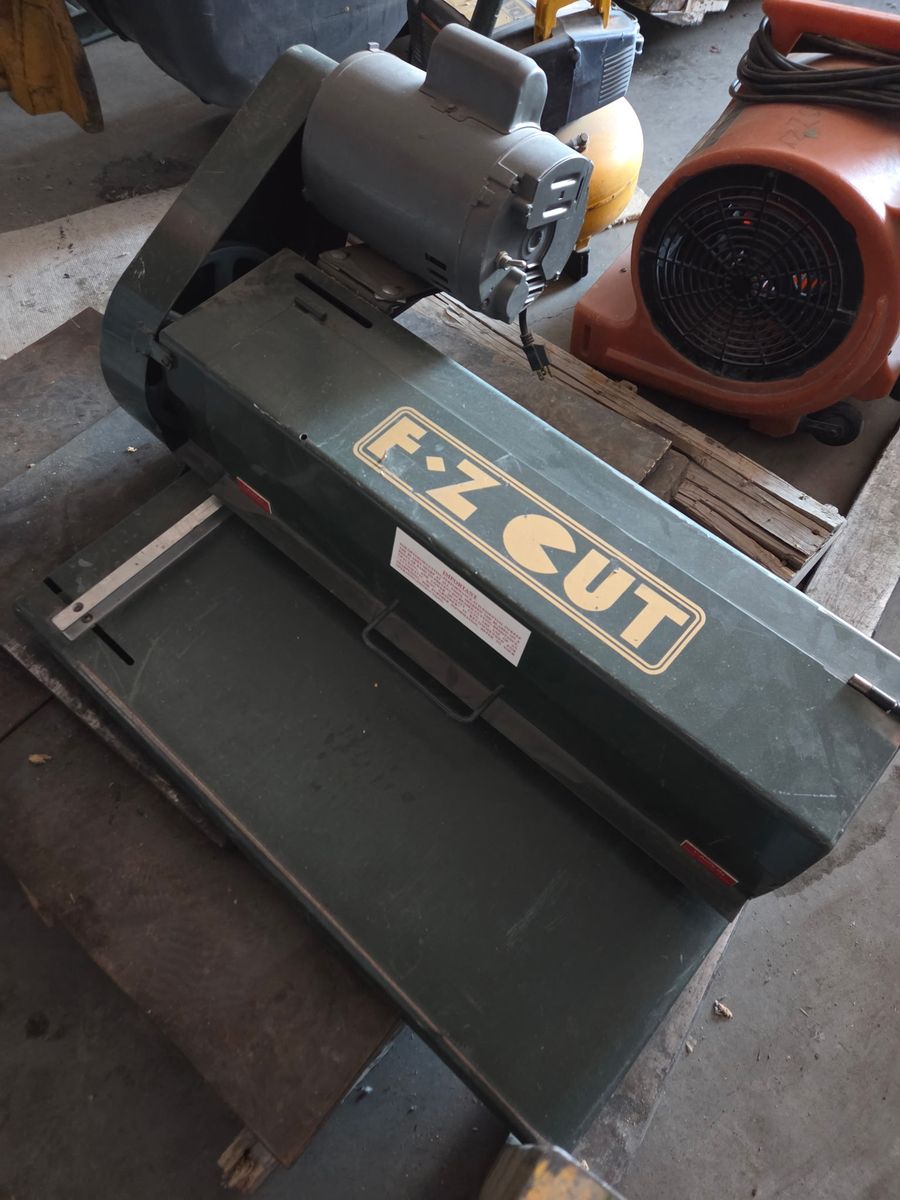 EZ Cut Industrial carpet cove base cutter