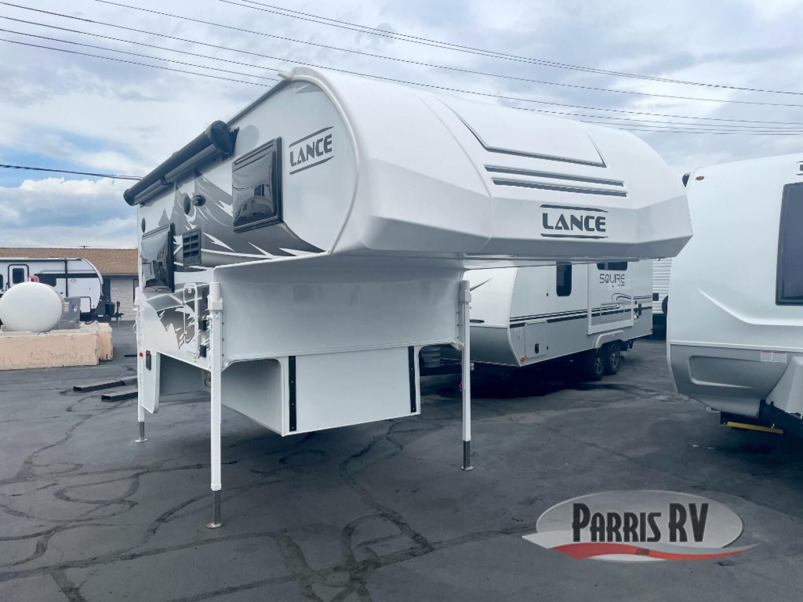 New 2026 Lance Lance Truck Campers 865