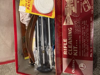 Lot of vintage rifle cleaning kits/supplies