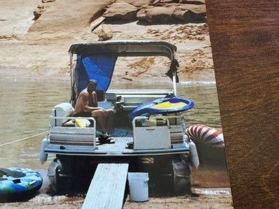 21' Sun Tracker Pontoon For Sale