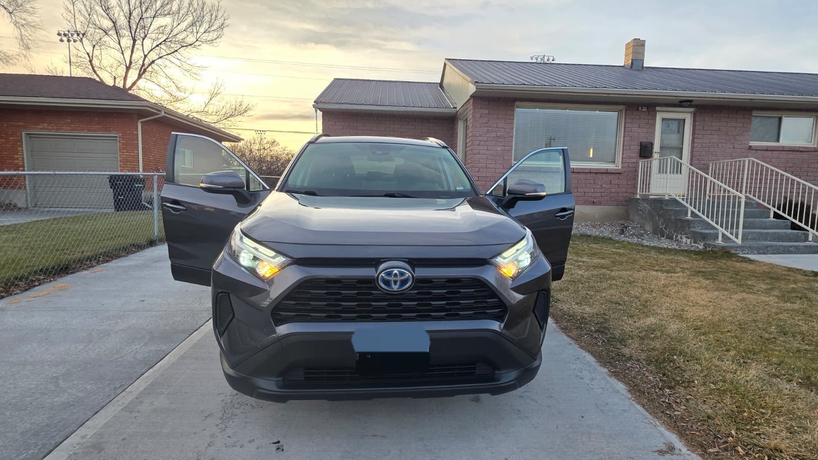 2023 TOYOTA RAV4 LE