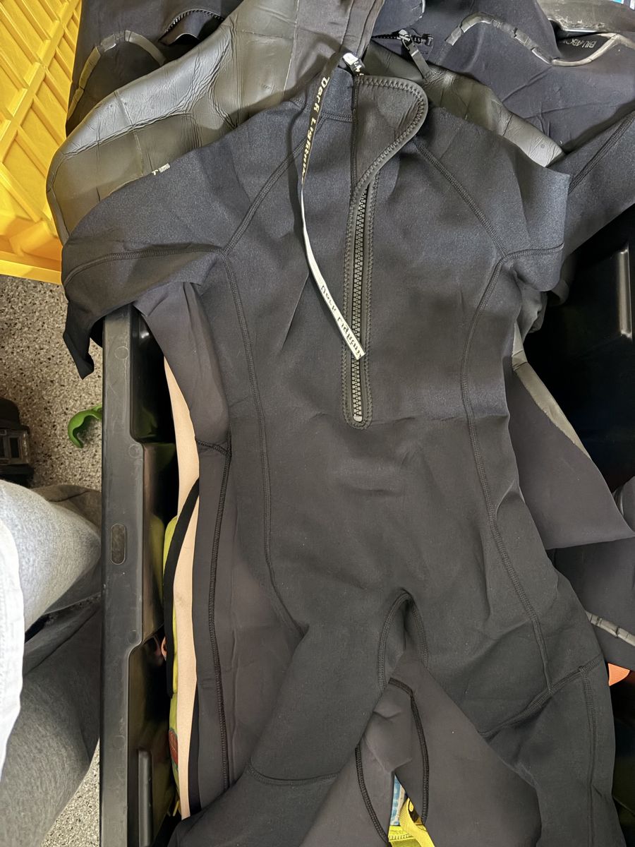 Dark Lightning Neoprene Shorty Wetsuit - Black, Size 8