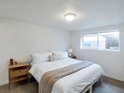 king mattress with metal bed frame