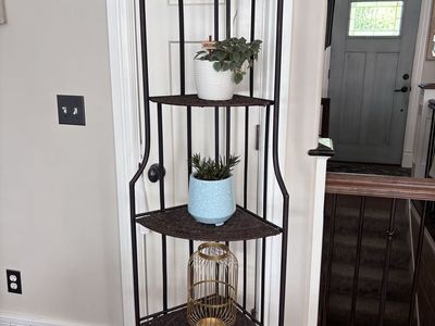 Darling Corner Shelf/Plant Stand
