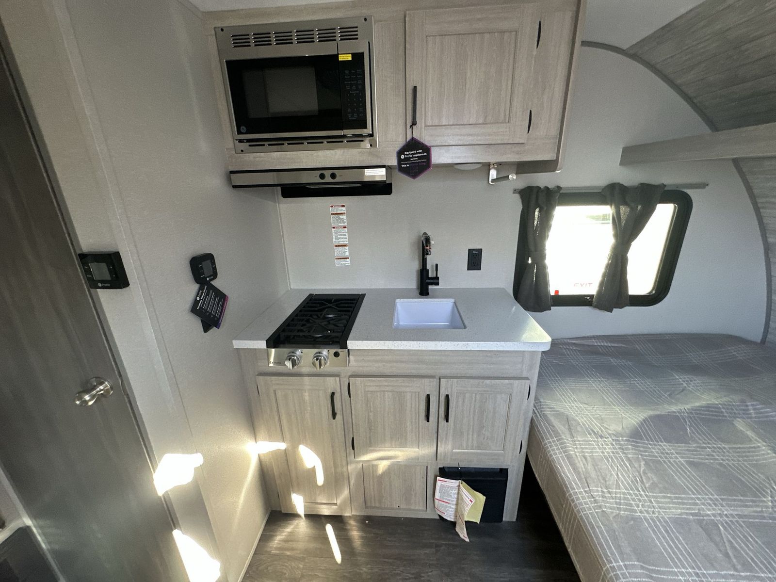 Main image 14