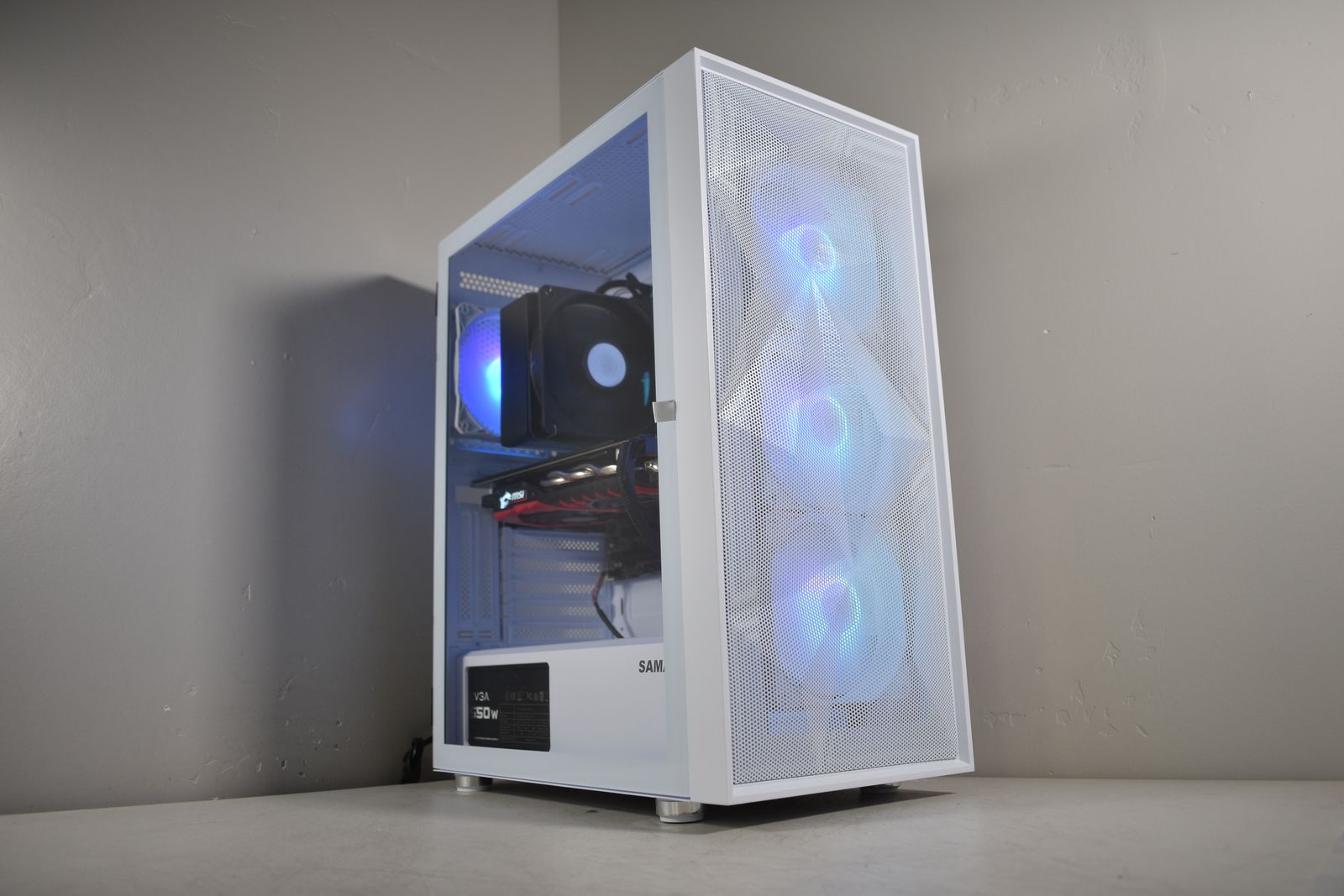 Ultra ARGB GAMING - i7-7700, GTX 1060 6gb, 16gb DDR4, NVME SSD