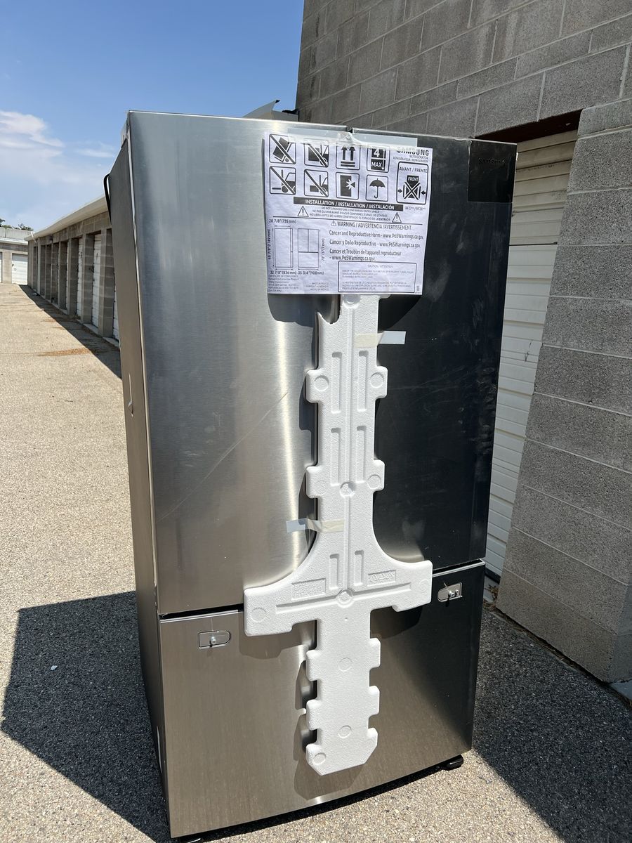 Samsung - 28 cu. ft. 3-Door French Door Ref