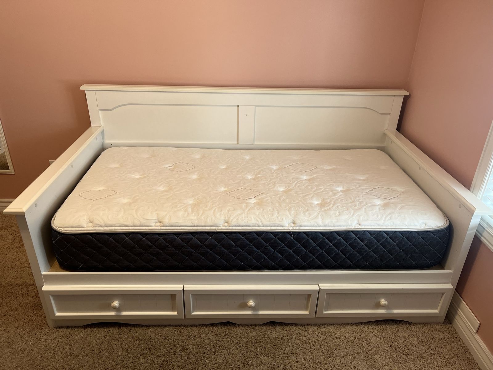 Day Bed And Mattress