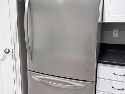 LG Fridge With Ice Maker