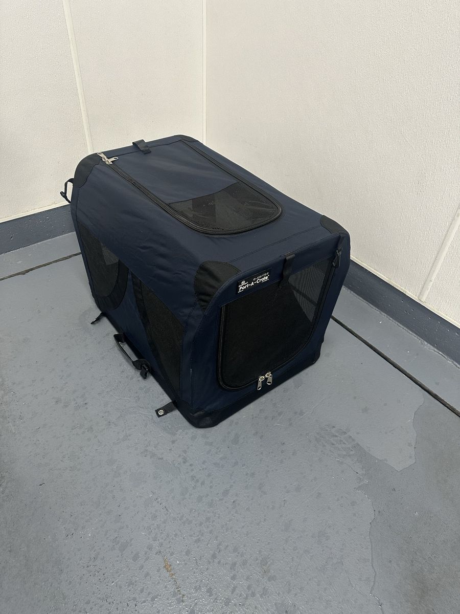 Petnation, Port-A-Crate, Soft-Sided Dog Travel Crate, Lightweight Folding Portable Kennel with Mesh Panels for Ventilation.