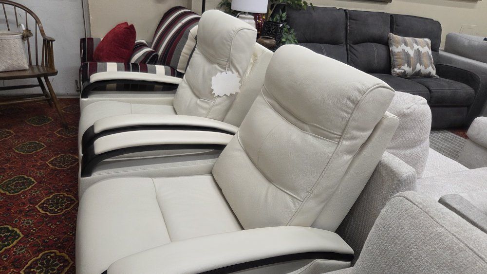🤍🤍Ivory Leather Power Recliners Set