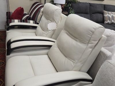 🤍🤍Ivory Leather Power Recliners Set