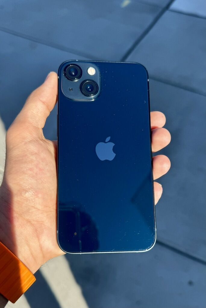 Apple iPhone 13, 128 GB - Unlocked Desbloqueado