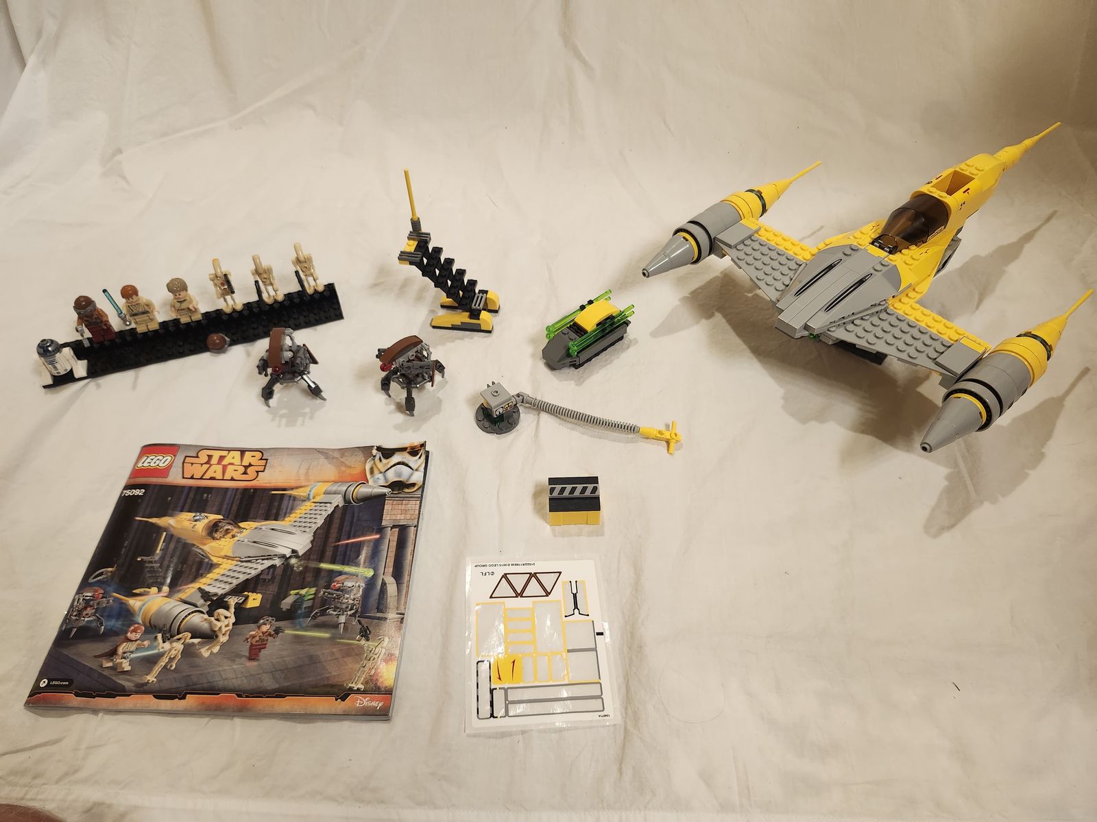 LEGO Star Wars 75092 Naboo Starfighter – Mostly Complete w/ Box & Instructions