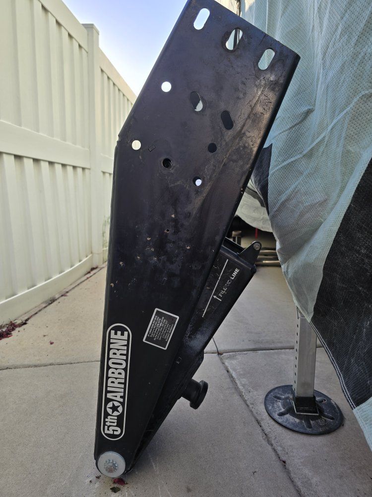 Air ride fifth wheel hitch