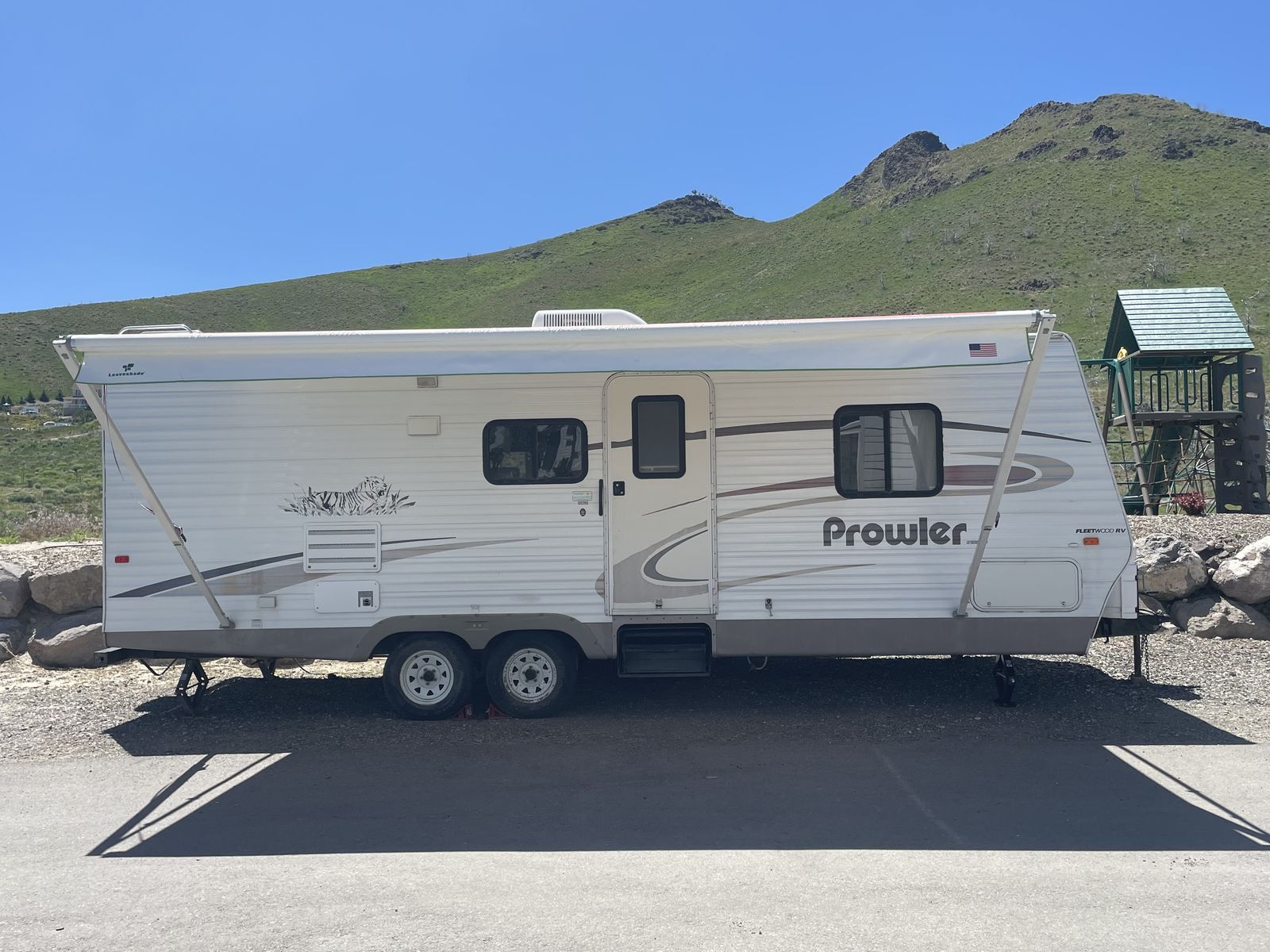 Remodeled 27ft 2004 Fleetwood Prowler Extreme