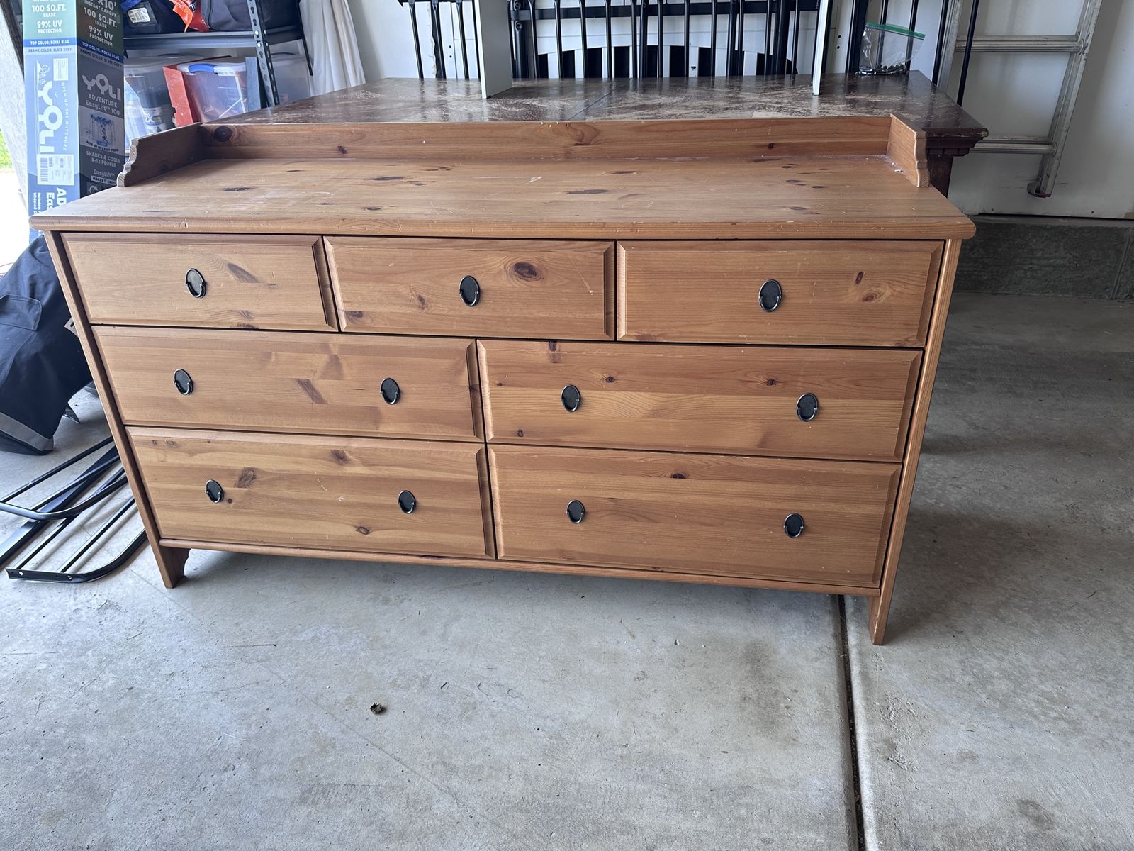 Solid Pine 7-Drawer Dresser with Decorative Gallery Top and Patterned Drawer Liners
