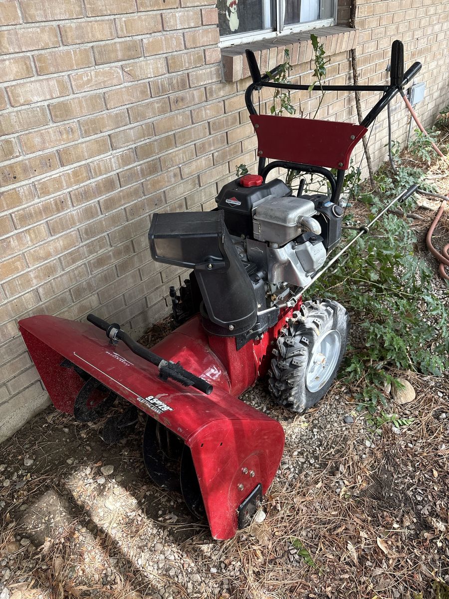 Briggs & Stratton 9.5 HP Heavy Duty Snowblower - Red, Electric Start