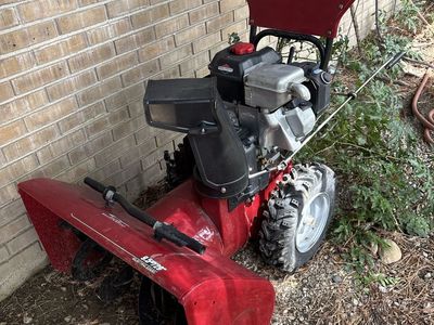 Briggs & Stratton 9.5 HP Heavy Duty Snowblower - Red, Electric Start