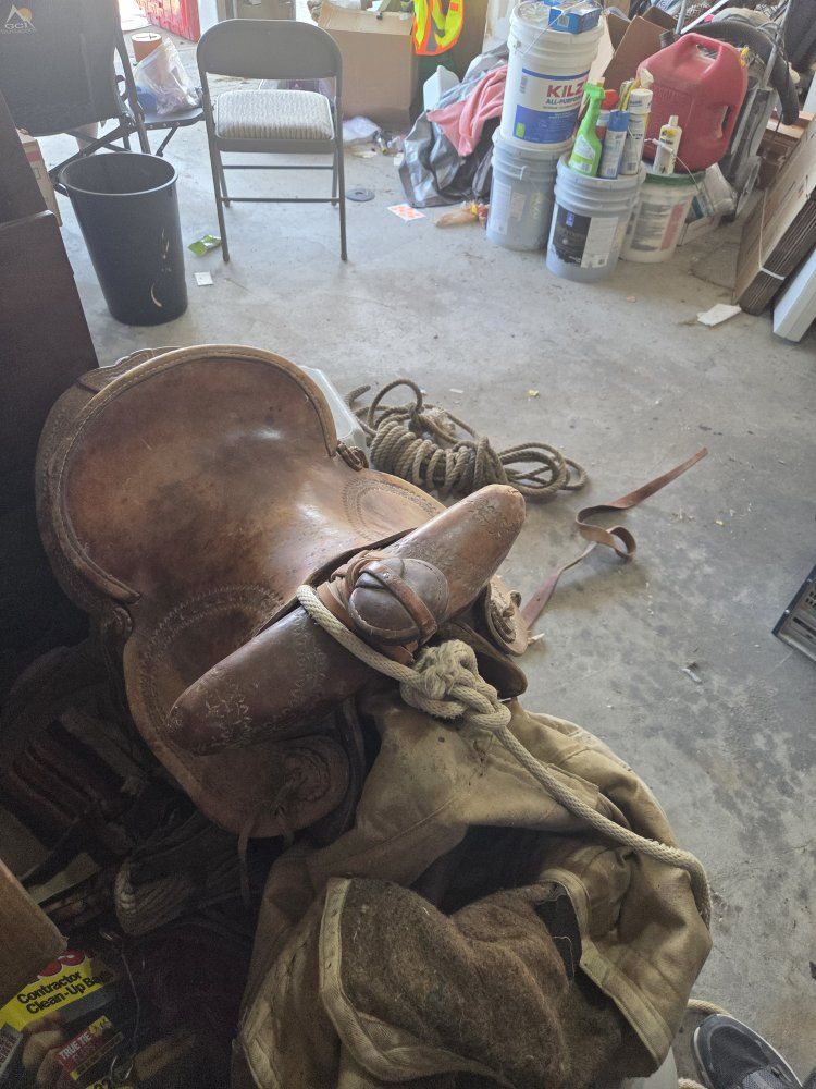 Vintage Leather Western Saddle with Rope and Blanket + Used Condition