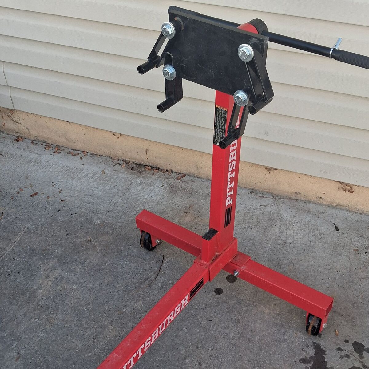 Pittsburgh 1000 lb capacity engine stand