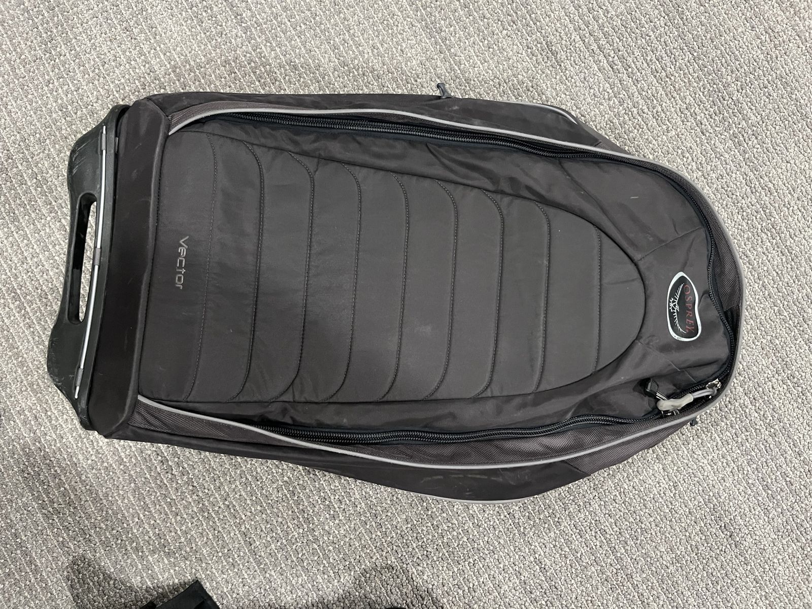Osprey Vector Wheeled Rolling Duffle Bag Luggage Travel Bag Black