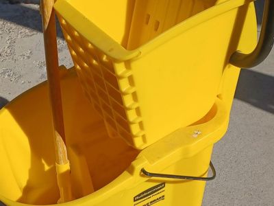 Rubbermaid Mop Bucket