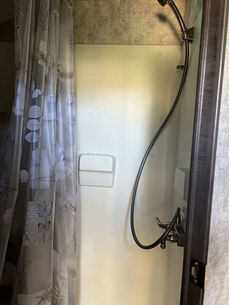 Main image 6