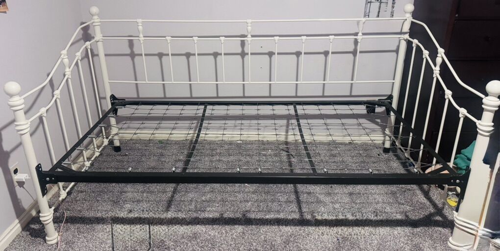 Pottery Barn Metal Day Bed - Twin