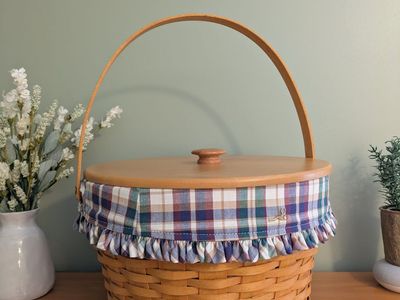 Longaberger Round Basket with Wooden Lid and Fabric Liner