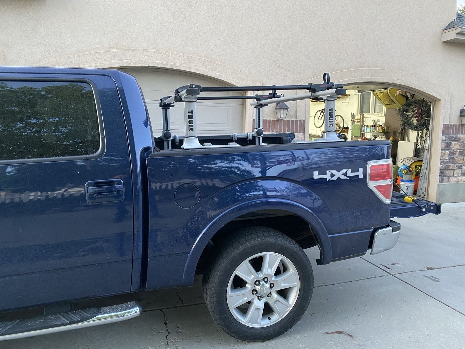 Thule Xsporter Pro Aluminum Truck Rack with Adjustable Bars, Silver, Good Condition
