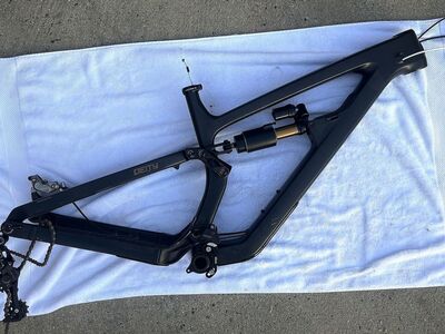 2024 Salsa Cassidy Medium Frame + Extras