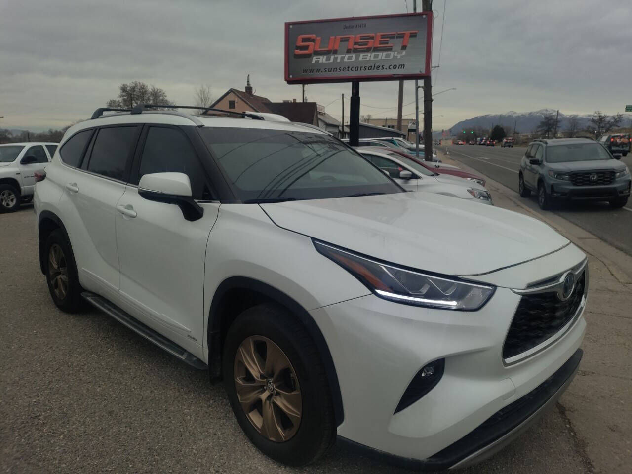 2023 Toyota Highlander Bronze Edition