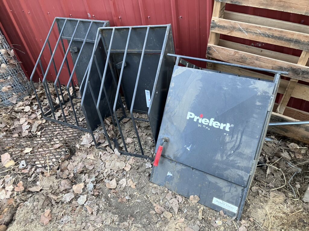 Preifert Stall Feeders Brand New