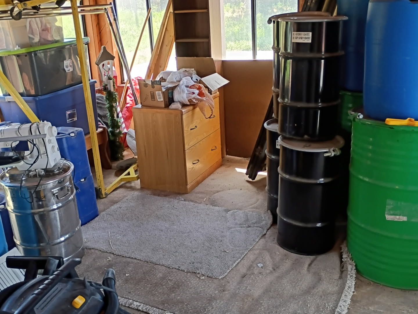 Metal storage barrels for water or bulk