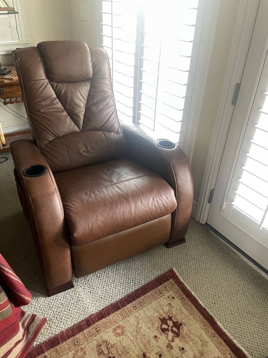 Recliner / movie theater chairs
